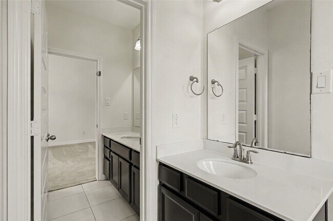 Building Photo - 10467 Lake Palmetto Dr
