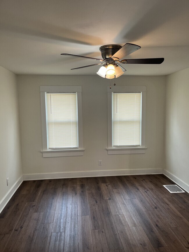 Building Photo - 1925 Brookline Ave