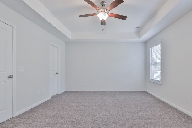Building Photo - 764 Shull St