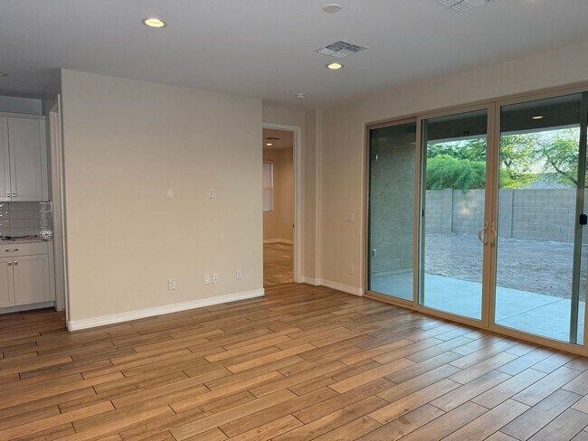 Building Photo - 1673 N St Francis Pl