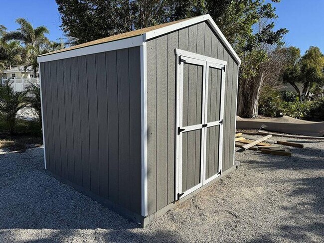 Building Photo - 3 bedroom cabin with carport