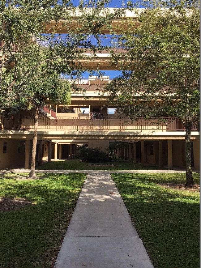 Building Photo - Coral Haven Apartments