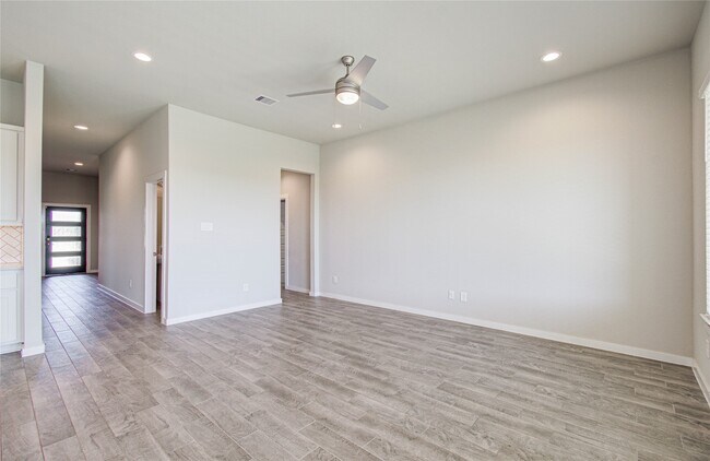 Building Photo - 28511 Hannahs Harbor Ln