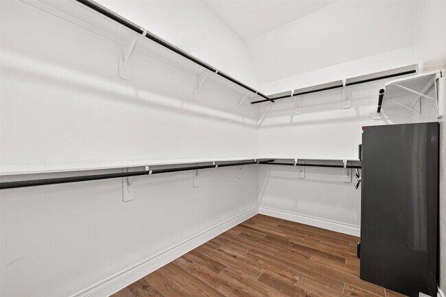Building Photo - 17171 Crimson Crest Dr