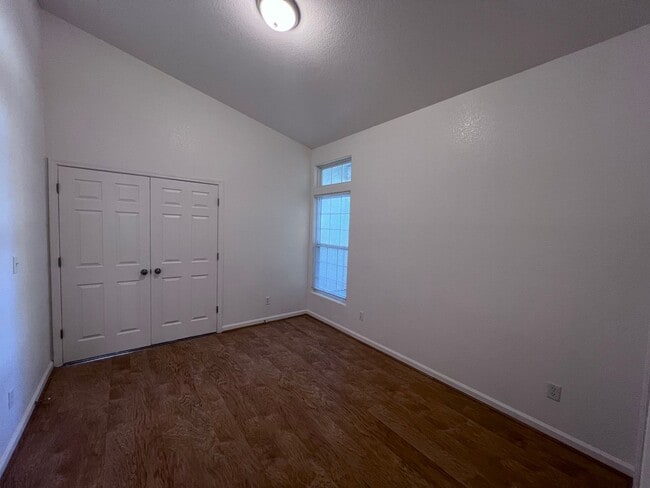 Building Photo - 672 Napa Ct