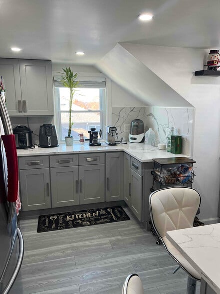 Building Photo - 28 Linden Ave