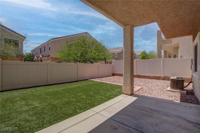 Building Photo - 9133 Forest Willow Ave