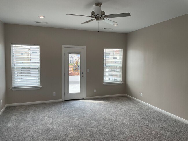Building Photo - 750 W Scarlet Hill Dr