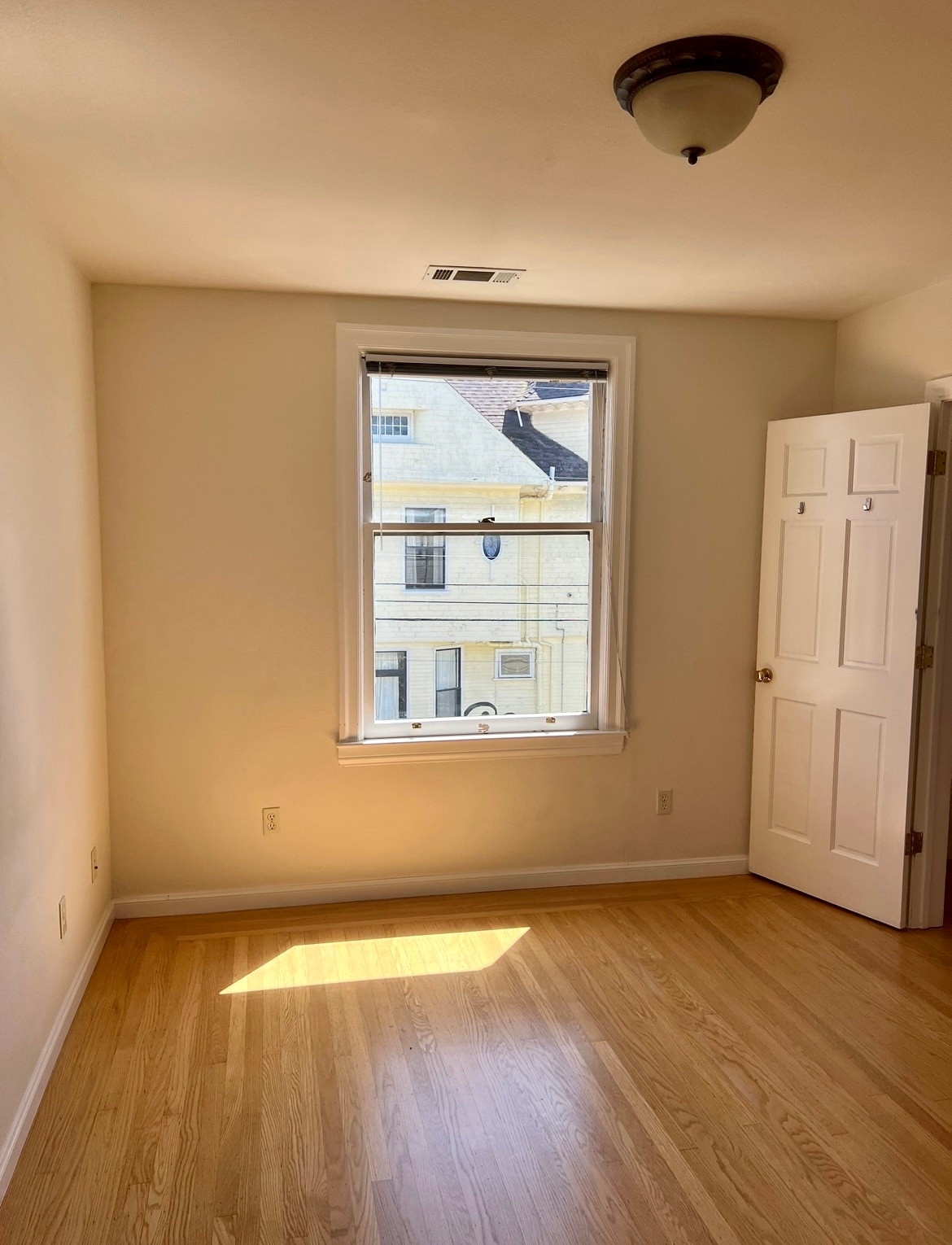 Building Photo - 911 Willow St