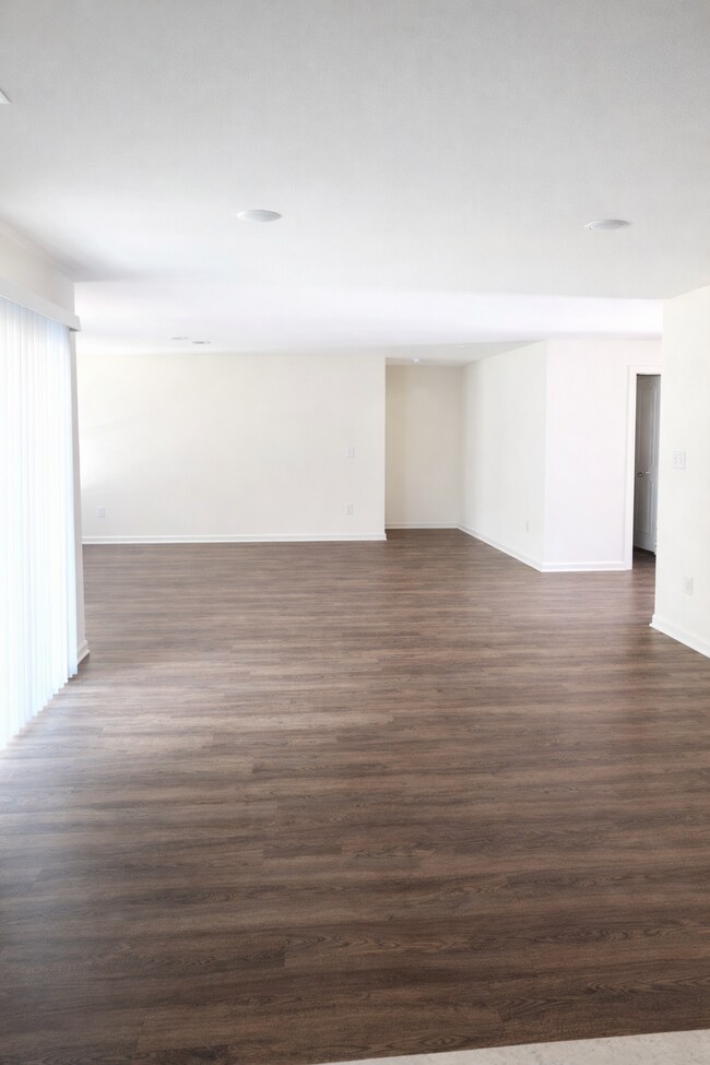 Building Photo - 516 Liberty Hall Dr