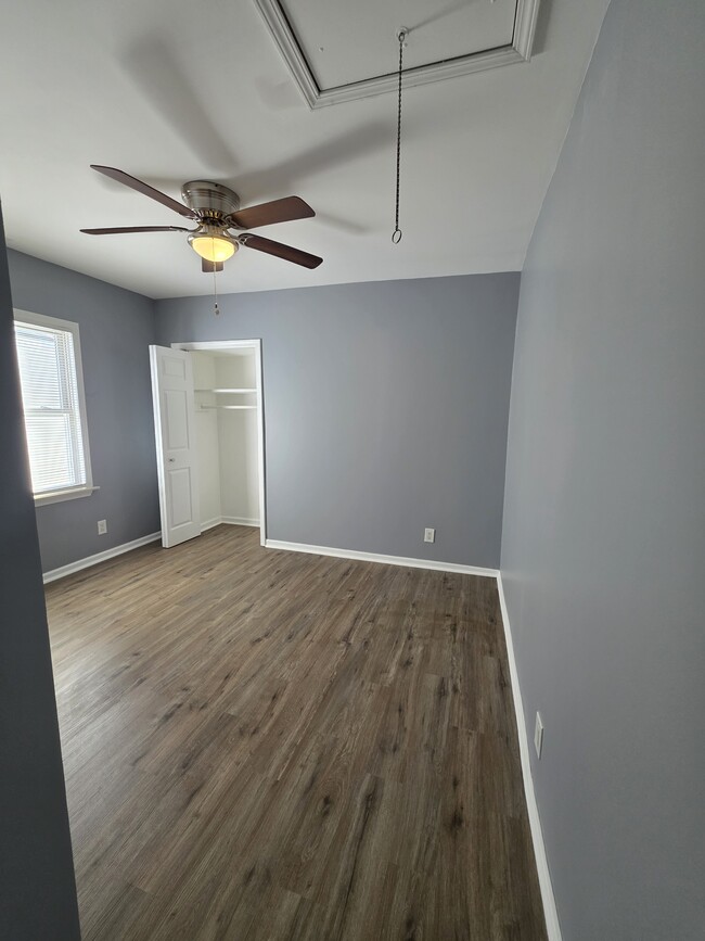 Building Photo - 24849 Midland Ave