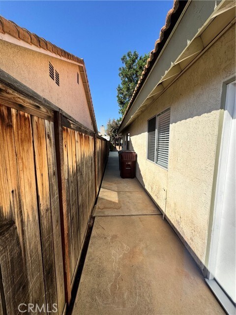 Building Photo - 24563 Westhaven Ct