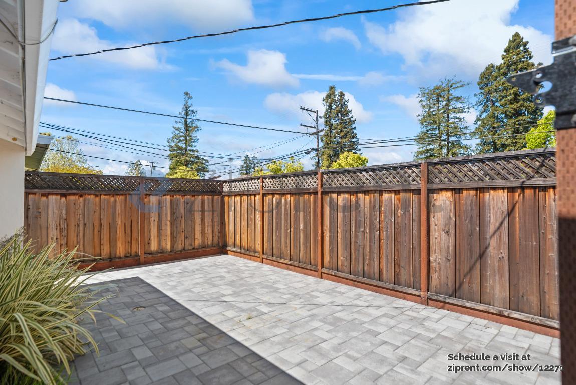 Building Photo - 1498 Valota Rd