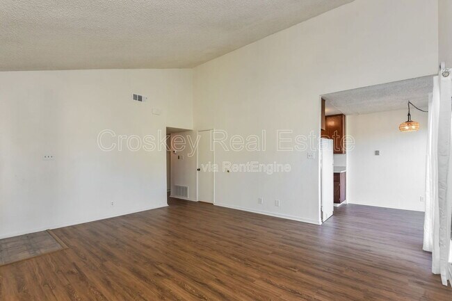 Building Photo - 1155 Kenwal Rd