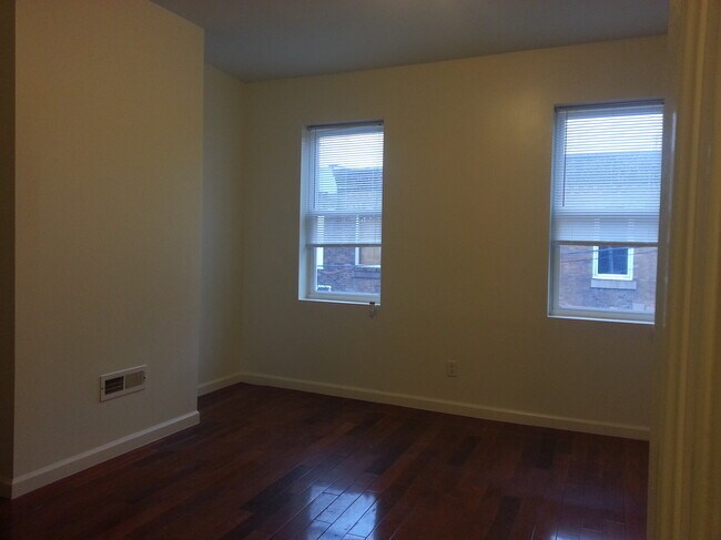 Building Photo - 1503 S Bailey St