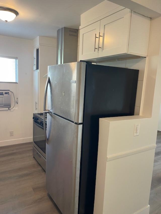 Kitchen SS Stove - 1256 Brockton Ave