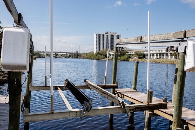 Building Photo - WATERFRONT RENTAL on Hillsborough River!  ...