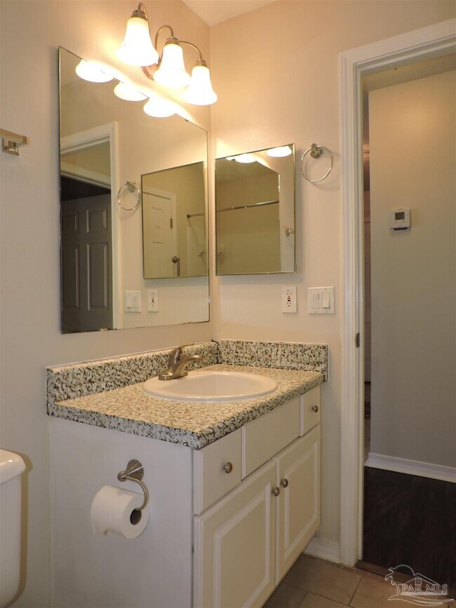 Building Photo - 1100 Sweetbriar St