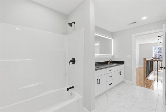 Building Photo - 4 Barrows Rd