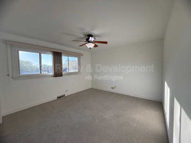 Building Photo - 2N278 Prairie Ave