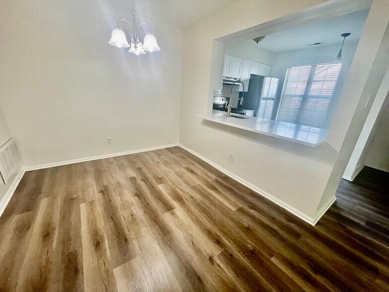 Building Photo - 1504 Ralston Dr