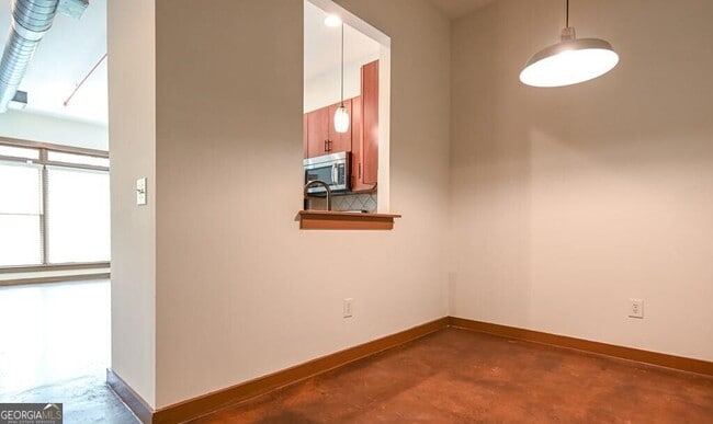 Building Photo - 250 Martha Dr