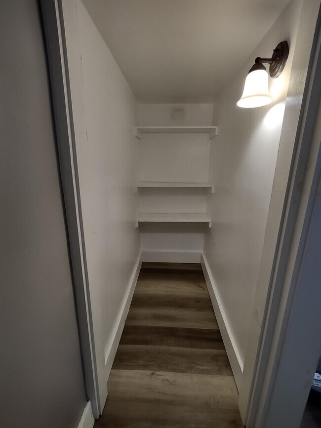 Building Photo - 48 Laurel St