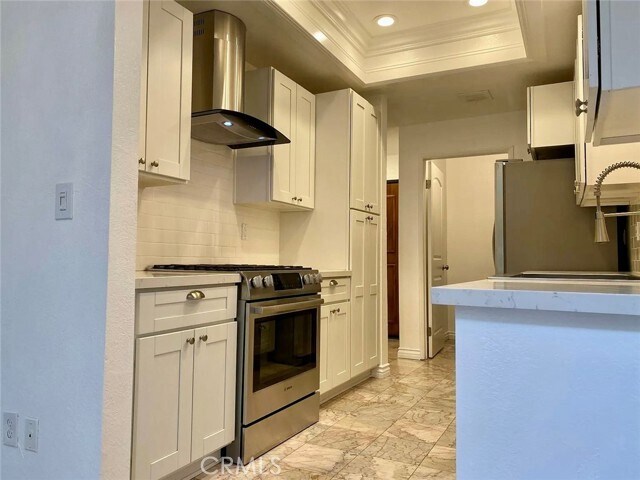 Building Photo - 3284 Barham Blvd