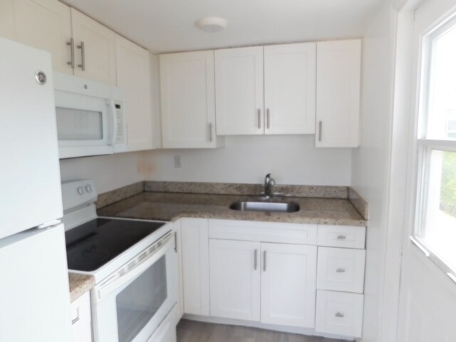 Building Photo - 825 NE 6th St