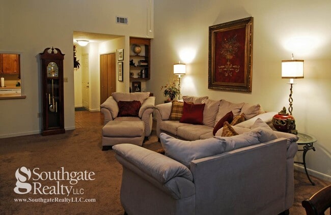 Building Photo - Woodshire Duplexes & Townhomes