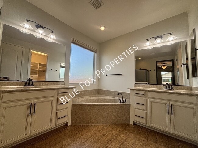 Building Photo - 11718 N Key Lime Pl