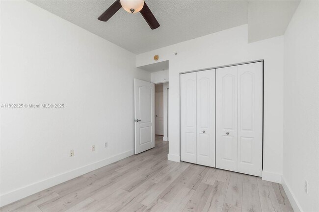 Building Photo - 6001 SW 70th St