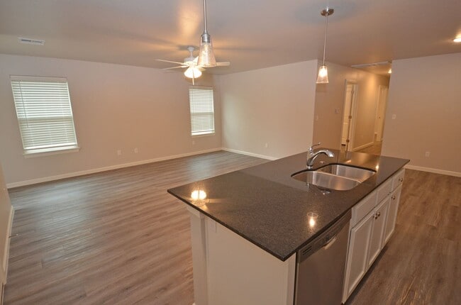 Building Photo - 3 Bed 2 Bath 2 Car Duplex in Chisholm Creek NW OKC