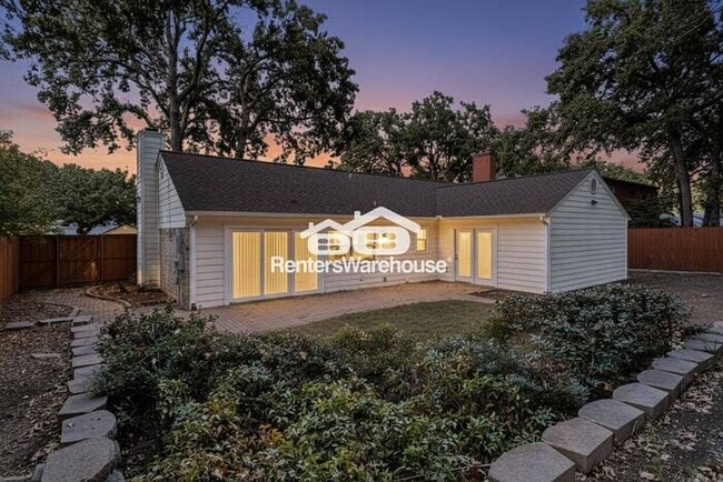 Building Photo - MOVE IN READY  Completely Refreshed Euless...