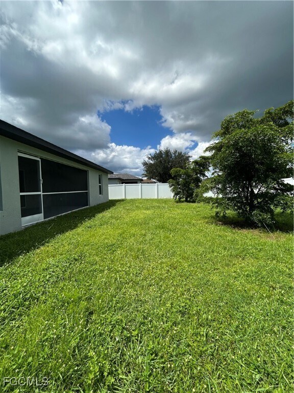 Building Photo - 1202 NW 22nd Ave