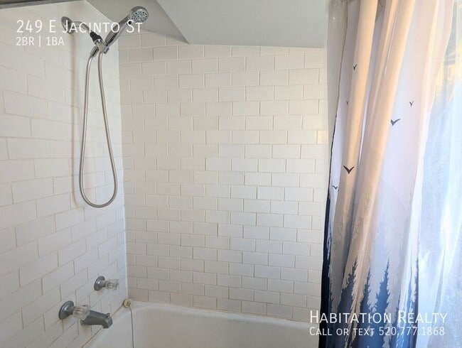 Building Photo - 249 E Jacinto St