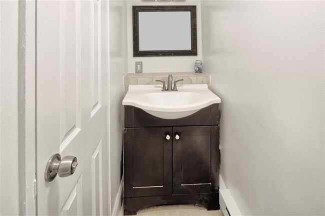 Building Photo - 79 Garden St