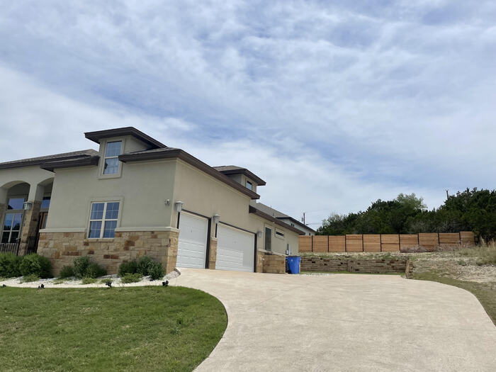 Building Photo - 21208 Oak Dale Dr