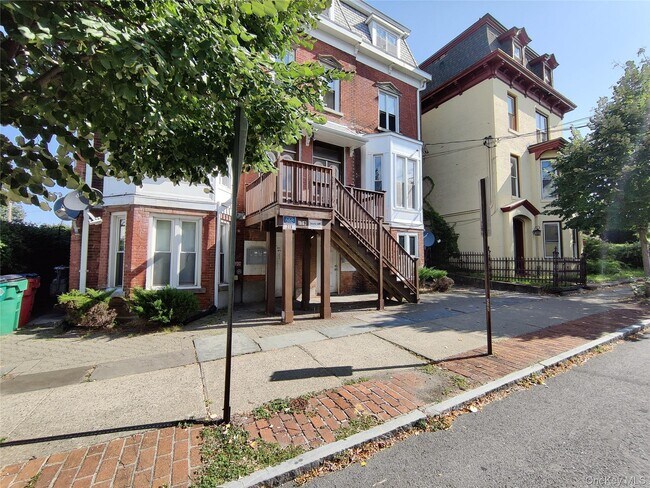 Building Photo - 219 Mill St