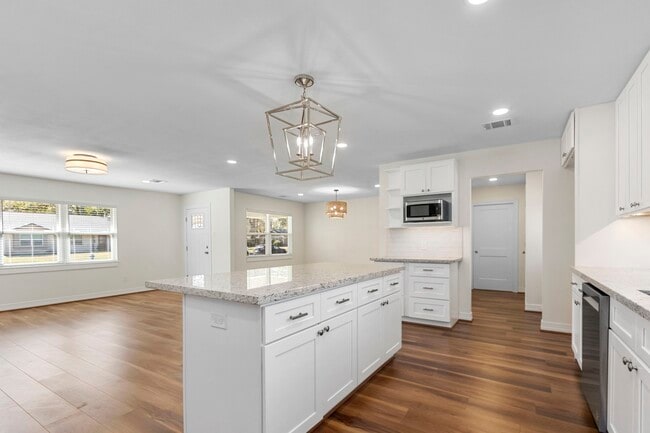 Building Photo - 10218 Moorberry Ln