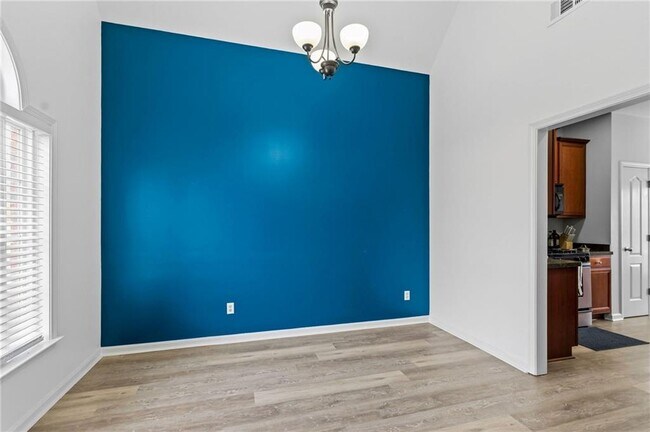 Building Photo - 293 Jordan St SE