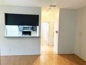 Building Photo - 806 W 24th St