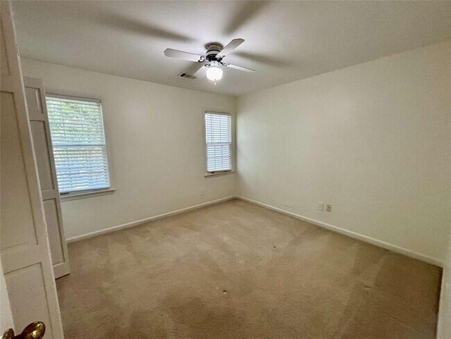 Building Photo - 4160 Creekwood Dr
