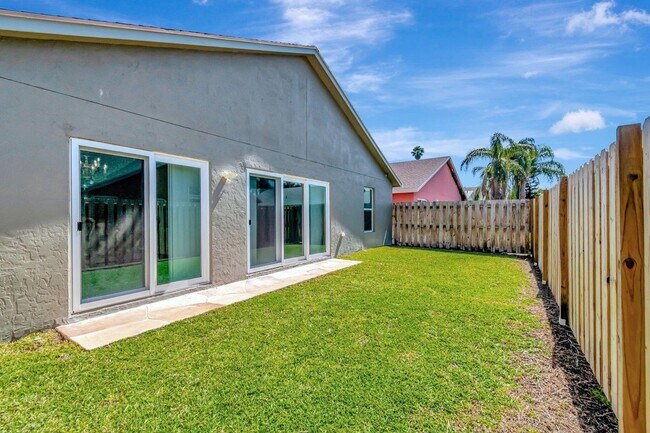 Building Photo - Waterway Cove