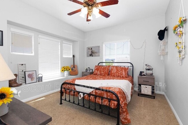 Building Photo - 40281 Salem Way