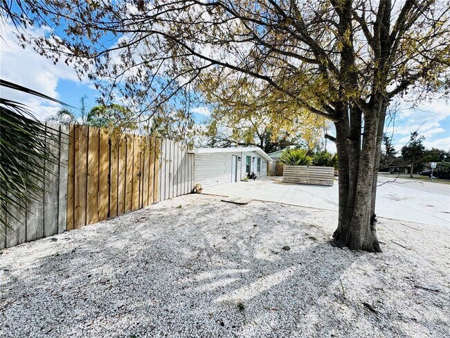 Building Photo - 3913 S Shade Ave