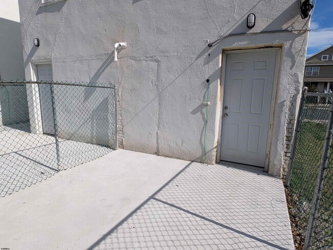 Building Photo - 124 N Delaware Ave