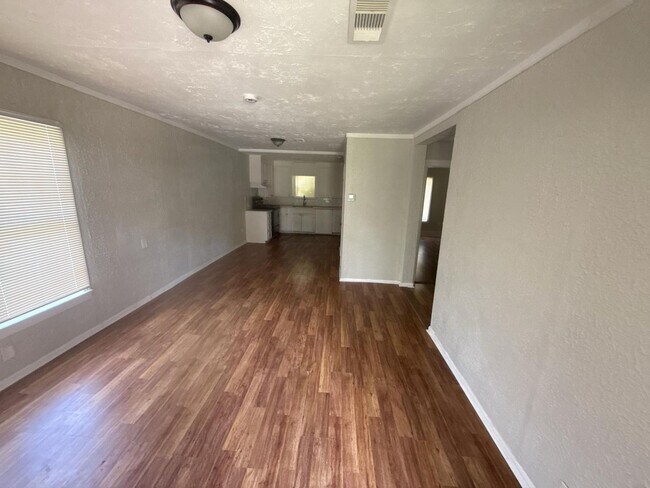 Building Photo - 4195 Chaison Ave