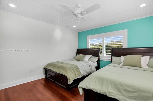 Building Photo - 232 W Seaview Dr