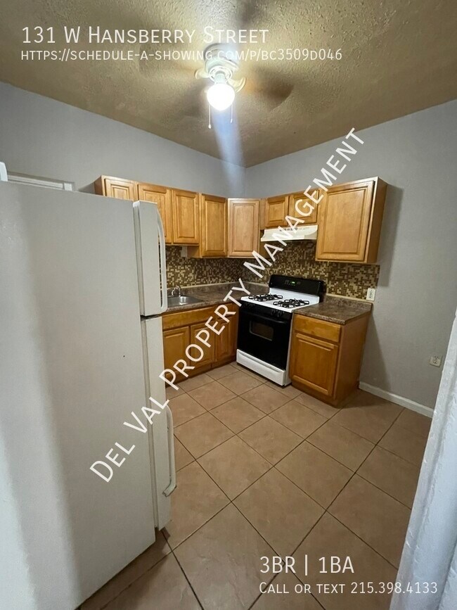 Building Photo - 131 Hansberry St
